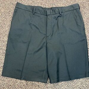 Edward’s Shorts Men’s 38 Black EUC Pockets front and back Easy Care
